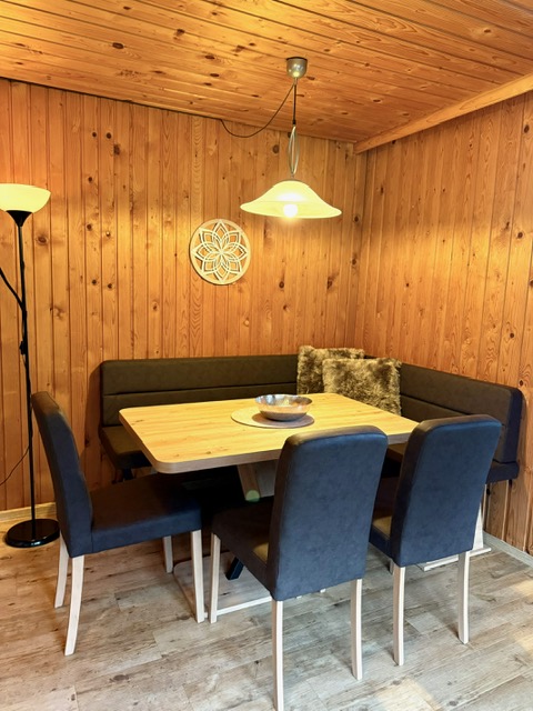 Wohnzimmer/Esszimmer